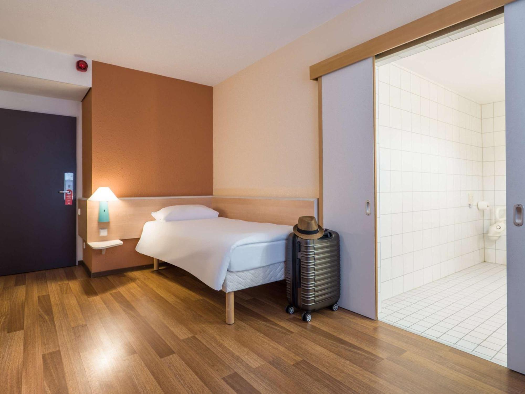 Ibis Stuttgart Centrum Eksteriør bilde